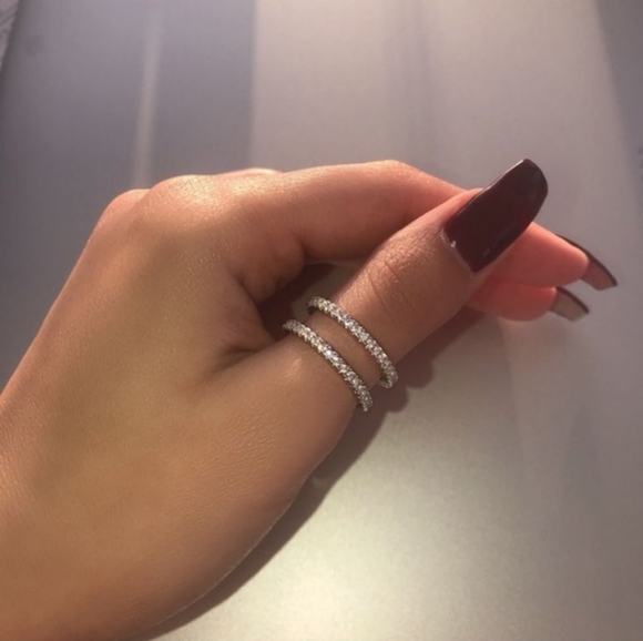 - Jewelry - Exquisite Sterling Silver White Sapphire Ring